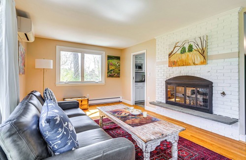 Marshfield Hills House | 3 Mi to Cape Cod Bay: Marshfield Home w/Balcony!