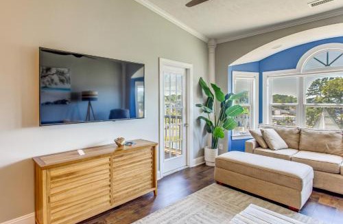 Carolina Yacht Landing House | 3 Mi to Cherry Grove Beach! Quiet Condo w/Balcony