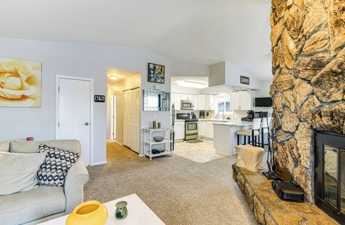 Spenard Apartment | 3 Mi to Dtwn: Apt w/Shared Sauna in Anchorage