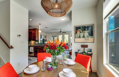 Galindo House | 3 Mi to Dtwn: Centrally Located Austin Townhome