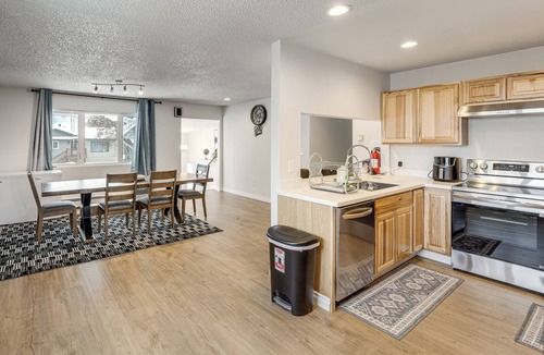 Spenard House | 3 Mi to Dtwn: Group Retreat in Anchorage!