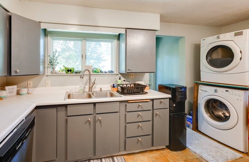 Fairbanks House | 3 Mi to Pioneer Park & University: Spacious Home!