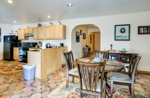 Kodiak House | 3 Mi to Saint Paul Harbor! Scenic Group Retreat