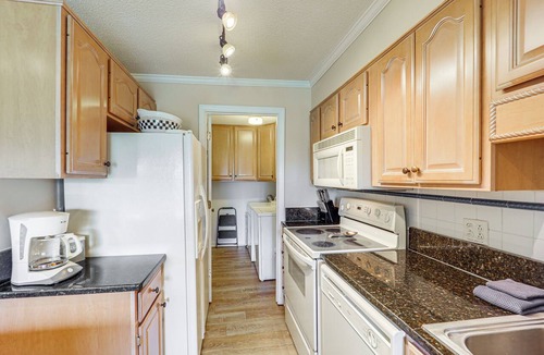 Sugar Mountain Apartment | 3 Mi to Slopes! Mtn-view Condo in Banner Elk