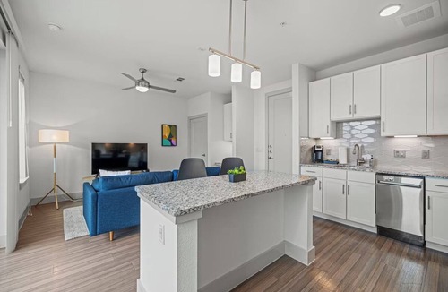 Waller Creek District Hotel | 3 Units | Prime Downtown Stay w/Kitchen | Tailored for Business Travelers