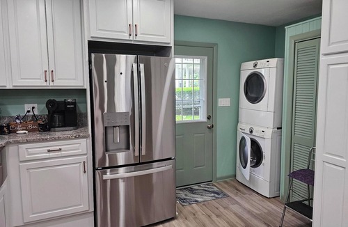 Lakeside Cottage | 314 E. 3rd in Lakeside