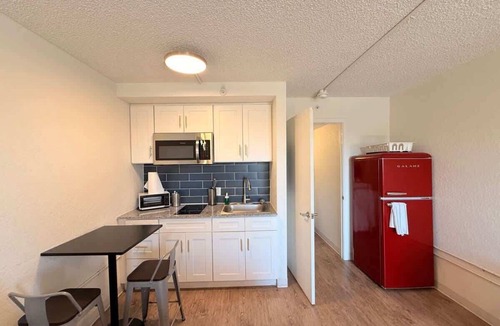 St. Johns Apartment | [33] ATX Studio: 2 Twin Beds, Pool, Gym & Dog Park