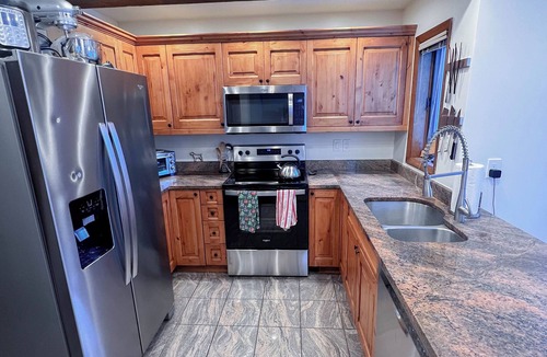 Eagle-Vail House | 3B/3Ba modern ski house in Avon, CO! 10 min drive to Beaver Creek & Vail!