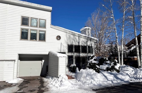 Eagle-Vail House | 3B/3Ba modern ski house in Avon, CO! 10 min drive to Beaver Creek & Vail!