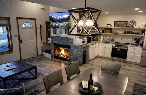 Durango House | 3BR Dog Friendly Townhome between Ski Resort and Downtown