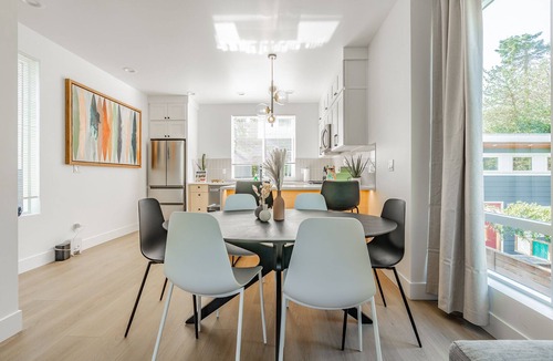Greenwood House | 3BR | Free Parking | Greenwood | Sophari Home G