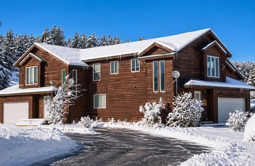 San Juan River Village House | 3BR Home for a Family Ski Trip or Summer Adventure