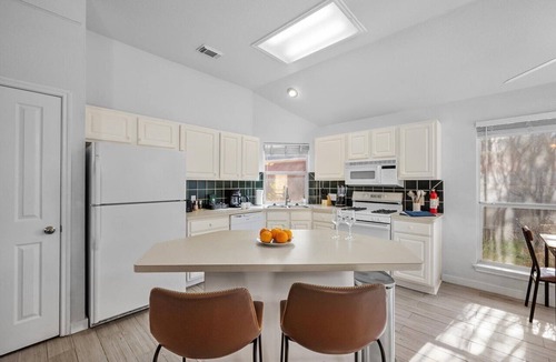 Cedar Park House | 3BR NEW! Stylish Home in Cedar Park Arcade & Fireplace - Sleeps 10
