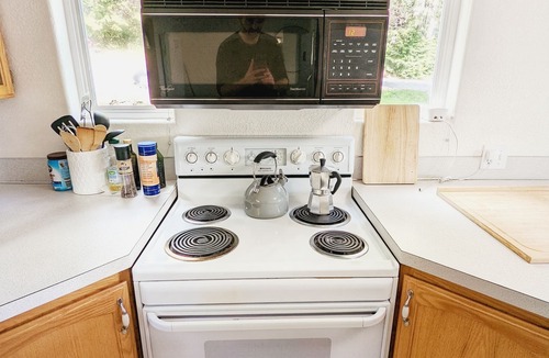 Shelton House | 3br w/beach access, large garden, beautiful views