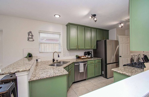 Clodine House | 4-BD/2-BA Bellaire View Getaway w/Laundry & Yard