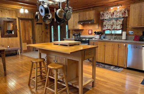 Thornton House | 4 bed/4 bath - White Mountain Retreat