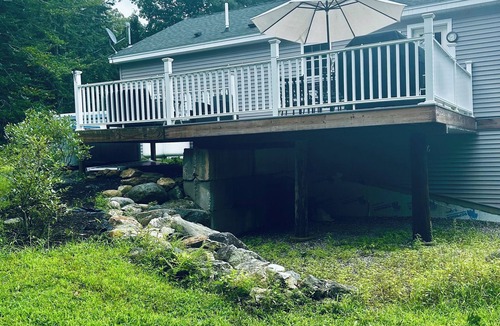 Winthrop House | 4-bedroom Waterfront LAKEHOUSE in Maine. Fire pit, deck & private dock, kayak.