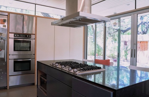 Westfield House | 4 BR Architectural Home | 3 min from ACL