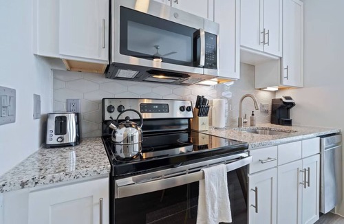 Waller Creek District Hotel | 4 Units | Long-Stay Ready Haven | Capitol & South Congress Hotspots in Austin