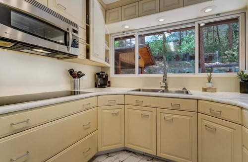 Cascade Cottage | 4925 Pike Unit1