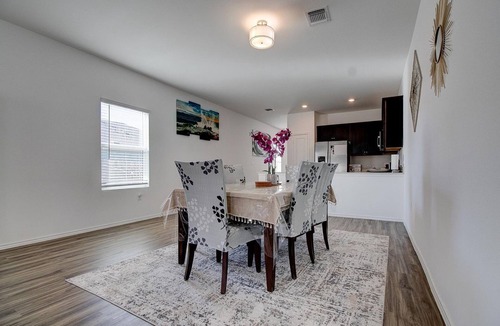 Del Valle House | 4BD house 7 min from Tesla,Circuit of America & Austin Airport