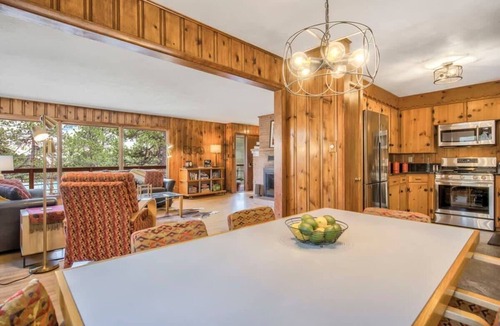 Cascade-Chipita Park Cabin | 4BR|Mountain Views|Hot Tub, Firepit|Hiking
