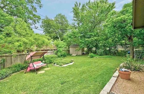 Barton Hills House | 5 Bedroom 4 Bath Zilker Villa Big Yard in Zilker Barton Hills