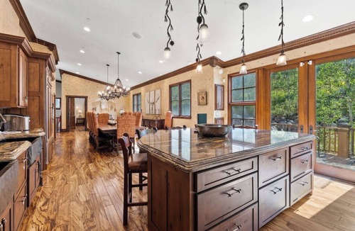 Beaver Creek House | 5 Beds in BC - Ski In, Hot Tub, Pool