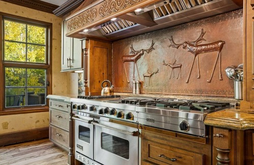 Beaver Creek House | 5 Beds in BC - Ski In, Hot Tub, Pool