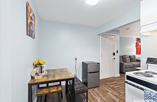 North Star Apartment | 5 Min walk to restaurants/cafes, 8 min drive to airport, 10 min walk to trails.
