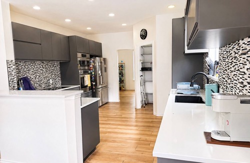 Leander House | 5BR Detached Casita with Massive Deck Sleeps 10 in Leander