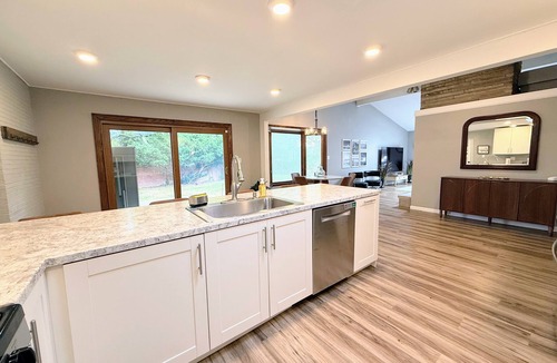 Gahanna House | 5BR home minutes from Ohio Stadium. Big ten weekends sell out fast, book today!