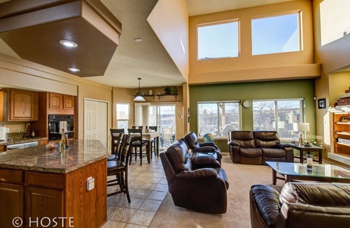 Northeast Colorado Springs Cottage | 5BR Mtn Views Family Getaway HOT TUB