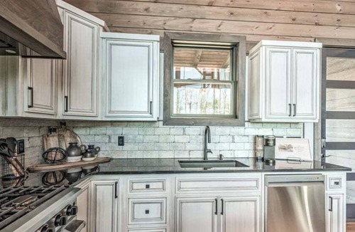 Epworth Cabin | 6 Acre Summit - Mtn Views, Trout Fishing, Private Pool Summer 2026