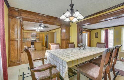 Groveport House | 6 Mi to Rickenbacker Airport! Columbus Area Home