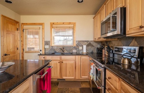 Pole Creek House | 67 Fireweed with private hot tub