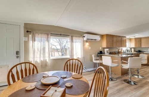 Penrose House | 7 Mi to Dakota Hot Springs Penrose Group Getaway!