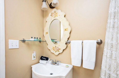 Springfield Bed & Breakfast | 7 Private Rooms, Country Setting Bourbon Trail, patio/firepit. Breakfast inc.