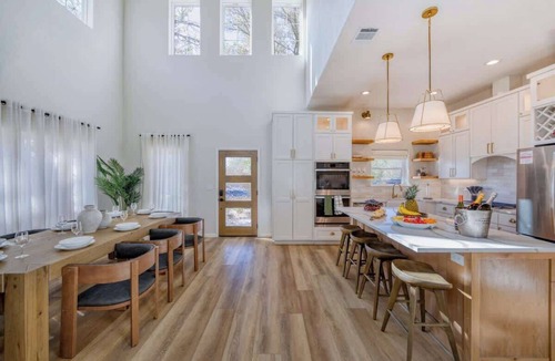 East Congress House | 7BR Estate, Heated Pool, Hot Tub, Cabana Theater