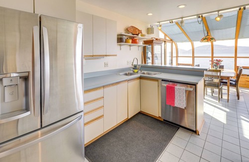 Juneau House | 9 Mi to Mendenhall Glacier: Waterfront Juneau Home