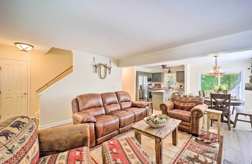 Newland House | 9 Mi to Sugar Mountain! Family Cabin w/Fire Pit