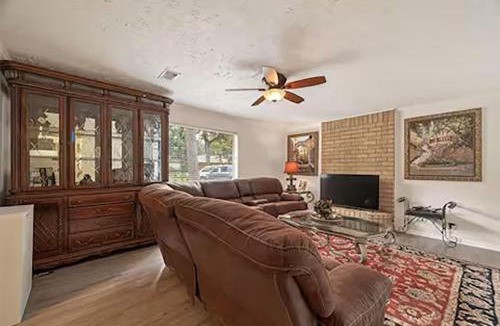 Panther Creek House | 92 S Waxberry Rd, Spring, Texas 77381, USA