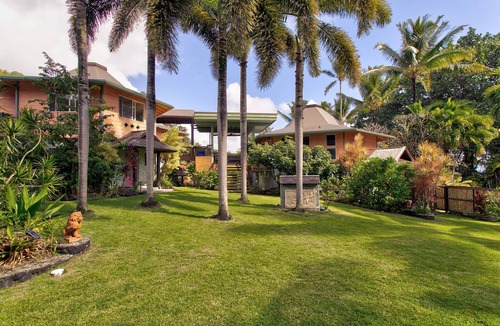 Kehena House | A beautiful Balinese style beach home by the famous Kehena Black Sand Beach