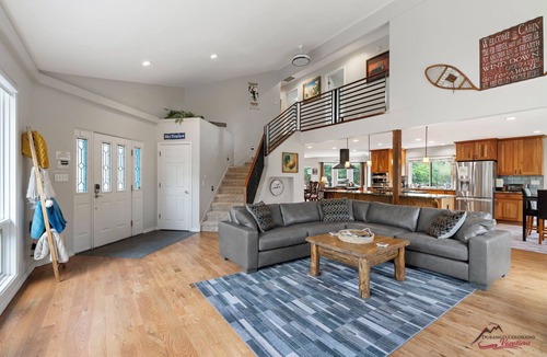 Hermosa House | A/C, Hot Tub, Ping-Pong & Air Hockey, Pet Friendly