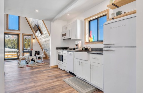 Cripple Creek Cabin | A-Frame, Pikes Peak View, Hot-tub, No Cleaning Fee