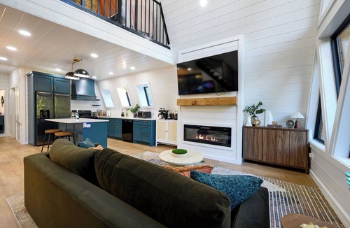 Broken Bow Cabin | A-Frame Treehouse | Heated Pool, Hot Tub + Games