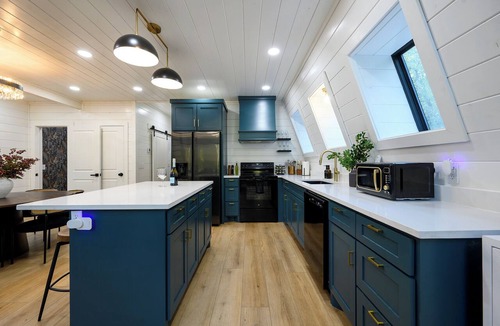 Broken Bow Cabin | A-Frame Treehouse | Heated Pool, Hot Tub + Games