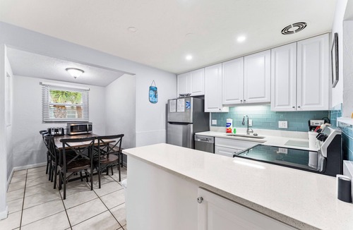 Siesta Key Cottage | A Perfect Get-Away! Newly Remodeled Home On Siesta Key!