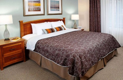 Acres Green House | A Place You'll Surely Enjoy! 2 Relaxing Units, w/ Swimming Pool, Pet-Friendly!