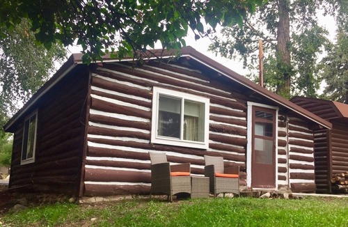 Buena Vista Cabin | A Pleasant Cabin in the Heart of BV! STR21-013